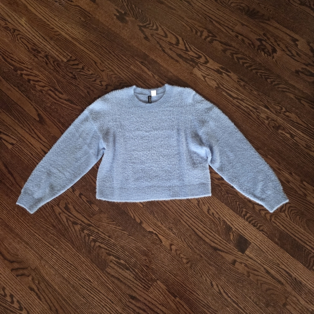 H&M Divided Light Blue Fuzzy Eyelash Knit Cropped Sweater